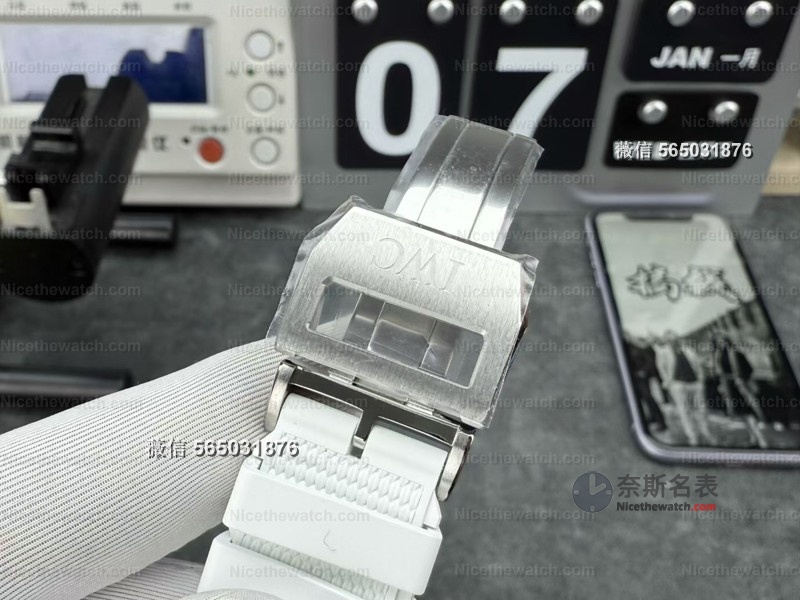 戴了APS太浩湖白陶瓷飞计一周！44.5mm巨无霸+全陶瓷壳，居然不显大？ | 奈斯探表