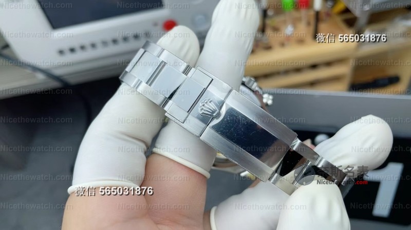 莫桑钻+冰蓝盘+丹东4131！上手VS厂冰蓝钻迪V3配重版，这做工是目前最高版本吗？ | 奈斯探表