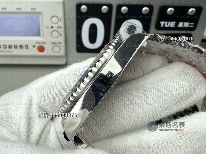 告别“假感”！VS厂可乐圈如何做到紫光灯下全红圈、指针零毛刺？ | 奈斯探表