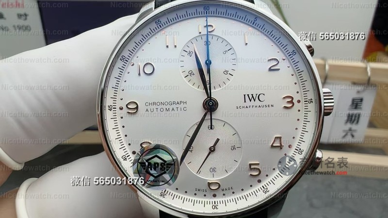 丹东首枚万国一体机芯来了！APS葡计最强版实测：41mm对版+真实计时联动 | 奈斯探表