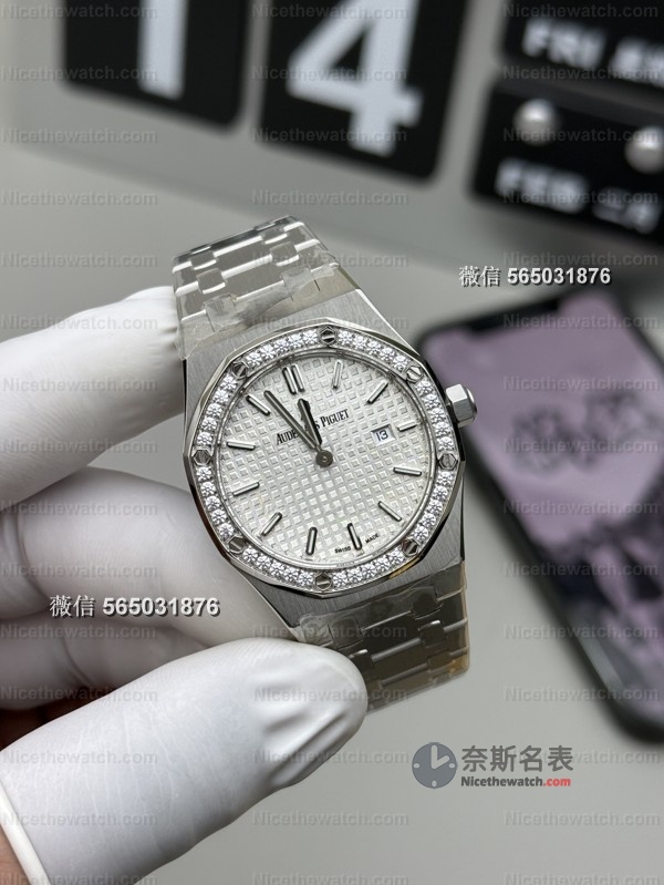 33mm小仙女专属！ZF厂爱彼67651石英款实测：巧克力盘+真钻感，省心三年免调校 | 奈斯探表