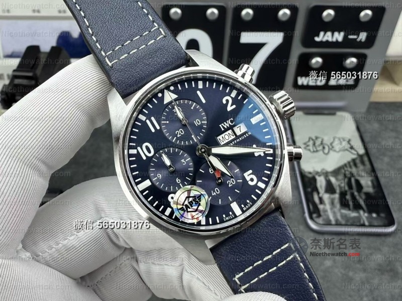 APS万国飞计搭载丹东一体机芯，摆轮位置修正到8点，复刻表终于不再一眼假！ | 奈斯探表