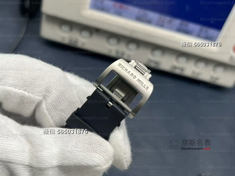 ZF 厂理查德米勒 RM-055 V3 深度评测：黑色陶瓷壳 + 一体机芯，硬核运动表首??？ | 奈斯探表