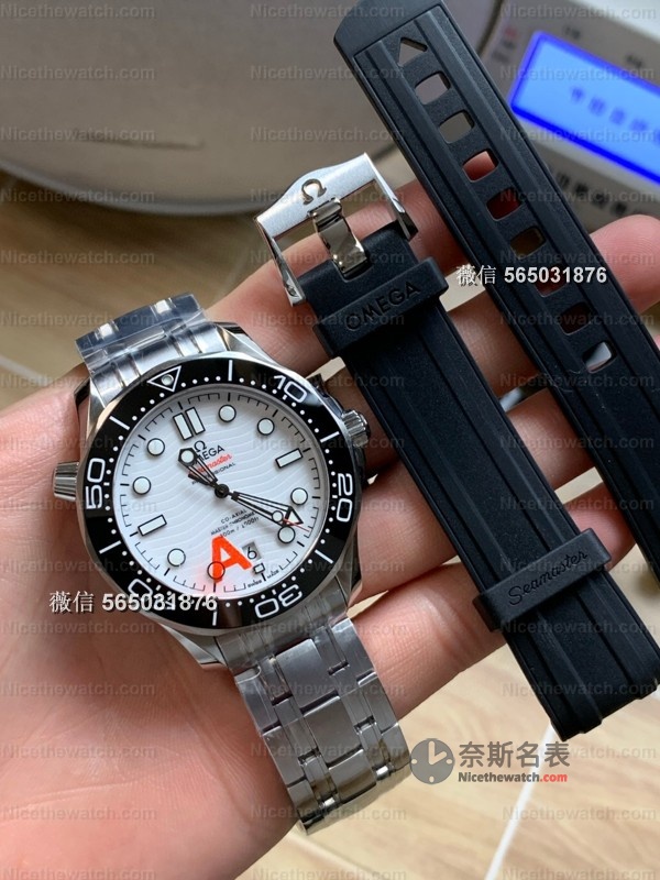 VS厂海马300 V4版上手一周：这枚"升级款"到底香不香？ | 奈斯探表