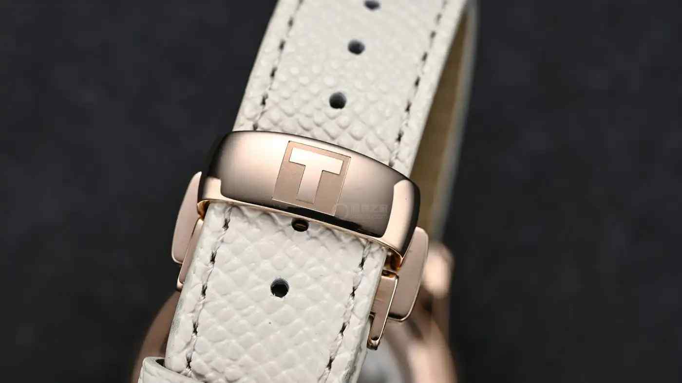 送女生的第一块瑞士机械表！天梭杜鲁尔“奶油款”，6800元把温柔戴在腕间 | 奈斯探表