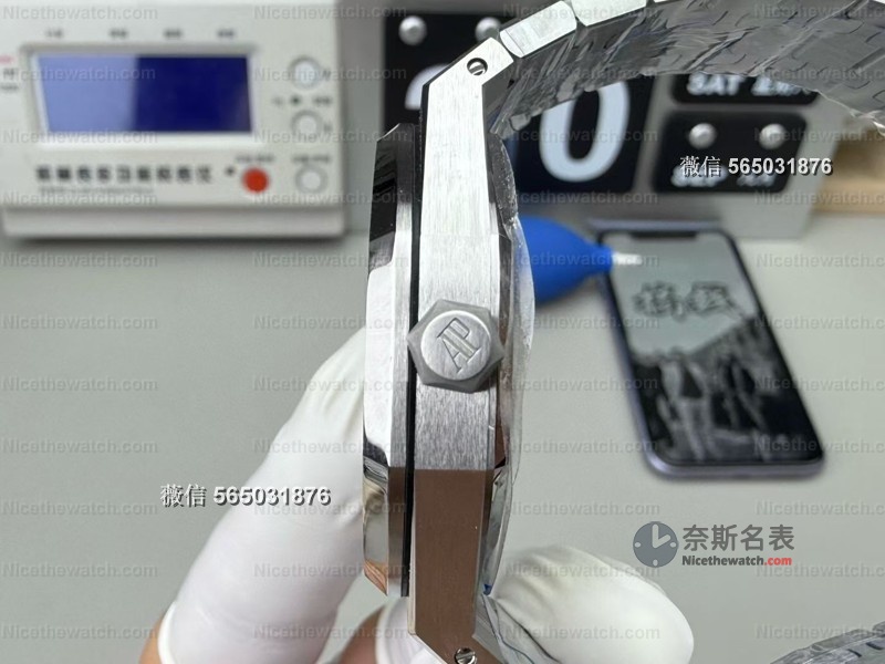 APS爱彼15510ST黑盘开箱实测：41mm钢王复刻表值不值得入？看完这篇再决定 | 奈斯探表