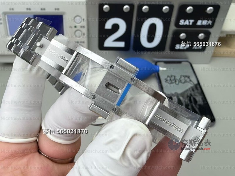 APS爱彼15510ST黑盘开箱实测：41mm钢王复刻表值不值得入？看完这篇再决定 | 奈斯探表