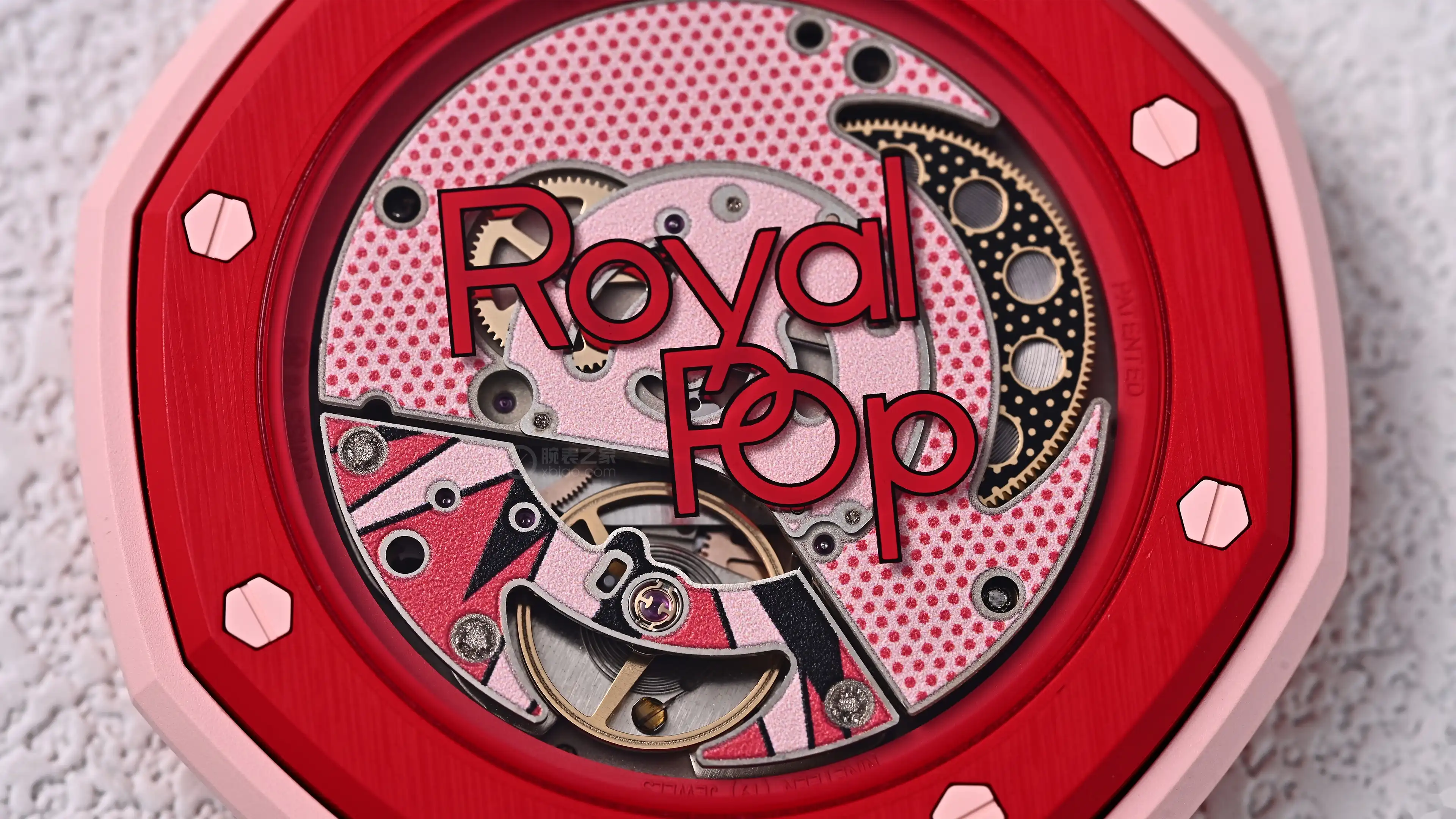2950元起：AP×SWATCH Royal Pop全系8色解析，3点位表冠款带小秒盘贵200 | 奈斯探表