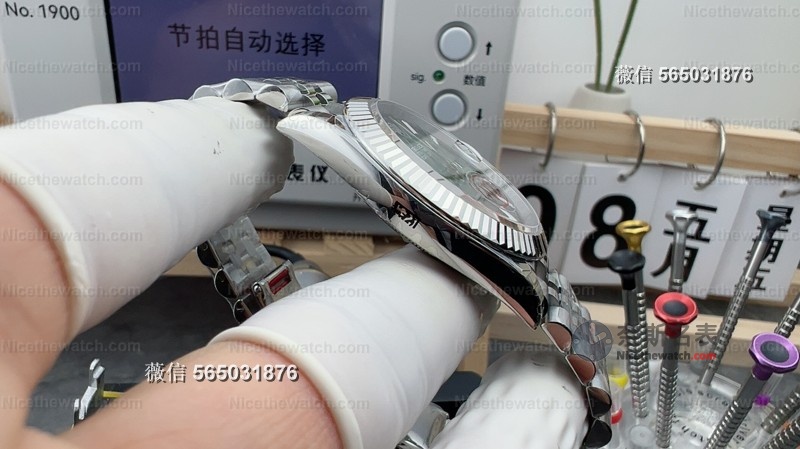 章鱼哥实测：2026款VS厂渐变绿日志V2，这抹绿真的能对标正品？ | 奈斯探表