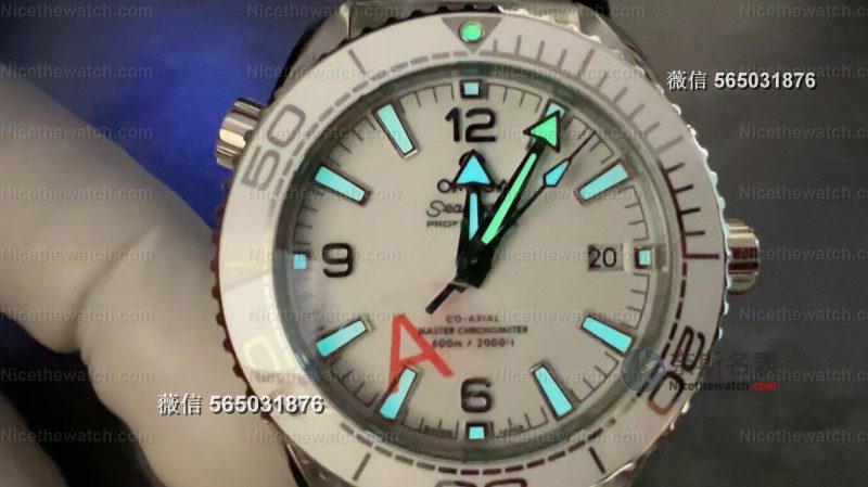VS厂海马600小尺寸实测：39.5mm+丹东8800一体机芯，小手腕福音来了！ | 奈斯探表