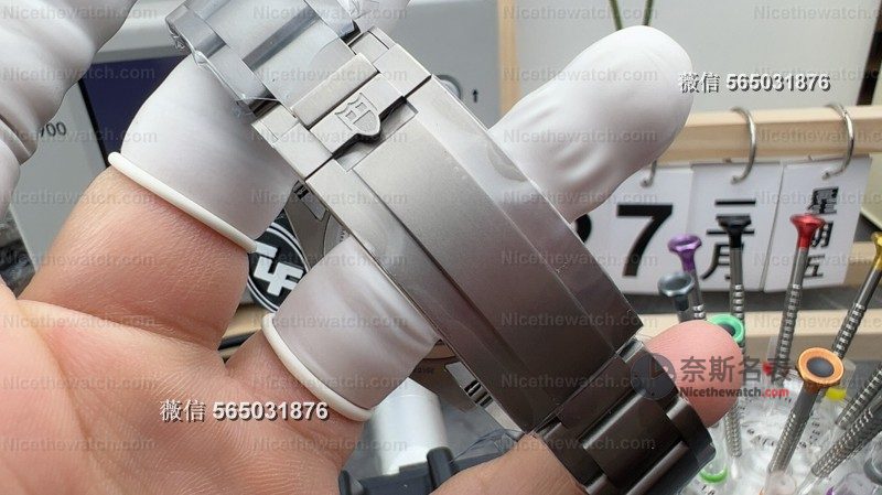 ZF厂钛土豆红字39mm实测：这块"轻到没朋友"的钛合金，真的香吗？ | 奈斯探表