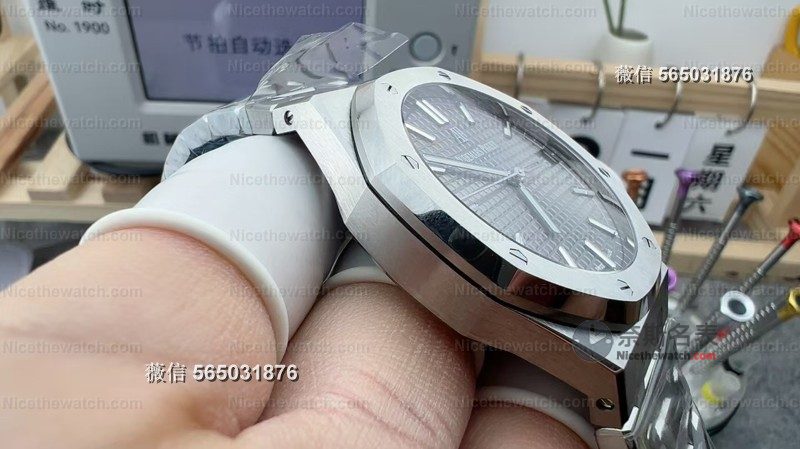 VS厂爱彼15500首测：丹东4302一体机芯+陶瓷滚珠，这次真的把背透做透了！ | 奈斯探表