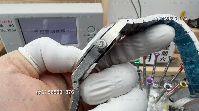 VS厂爱彼15500首测：丹东4302一体机芯+陶瓷滚珠，这次真的把背透做透了！ | 奈斯探表